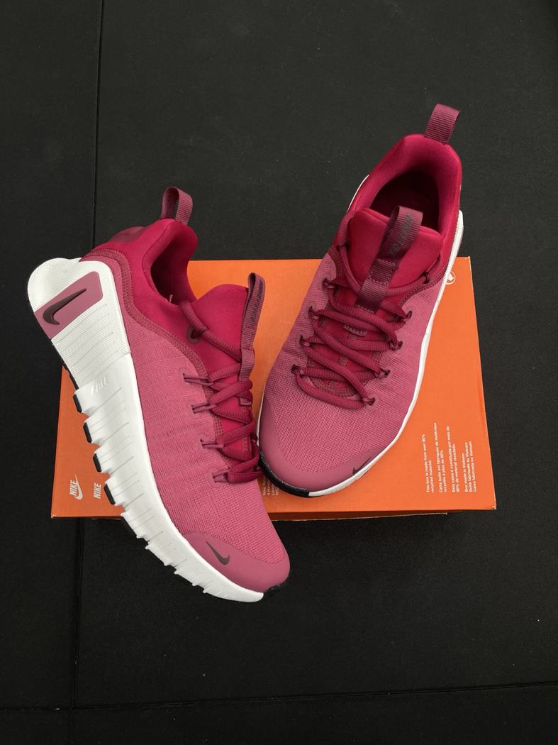 Vista adicional de Nike Free Metcon 6 — Sweet Beet / Burgundy Crush